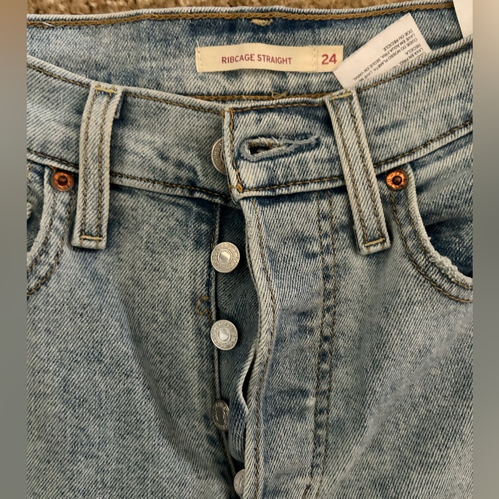 Levi’s - Ribcage Straight 24 - Picture 2 of 3